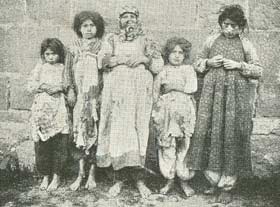 Unge armenske kvinder.