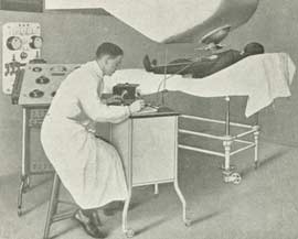 Røntgenfoto bliver taget på en patient.